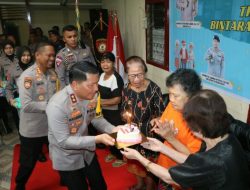 Tradisi Pembaretan Bintara Polri Angkatan 51/55 Tahun 2024, Polda Sulut Gelar Baksos Dipimpin Kapolda Irjen Pol Roycke Langie