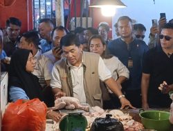 Serap Aspirasi Pedagang, Cagub Sulut Nomor 1 YSK Blusukan ke Pasar Bersehati Manado