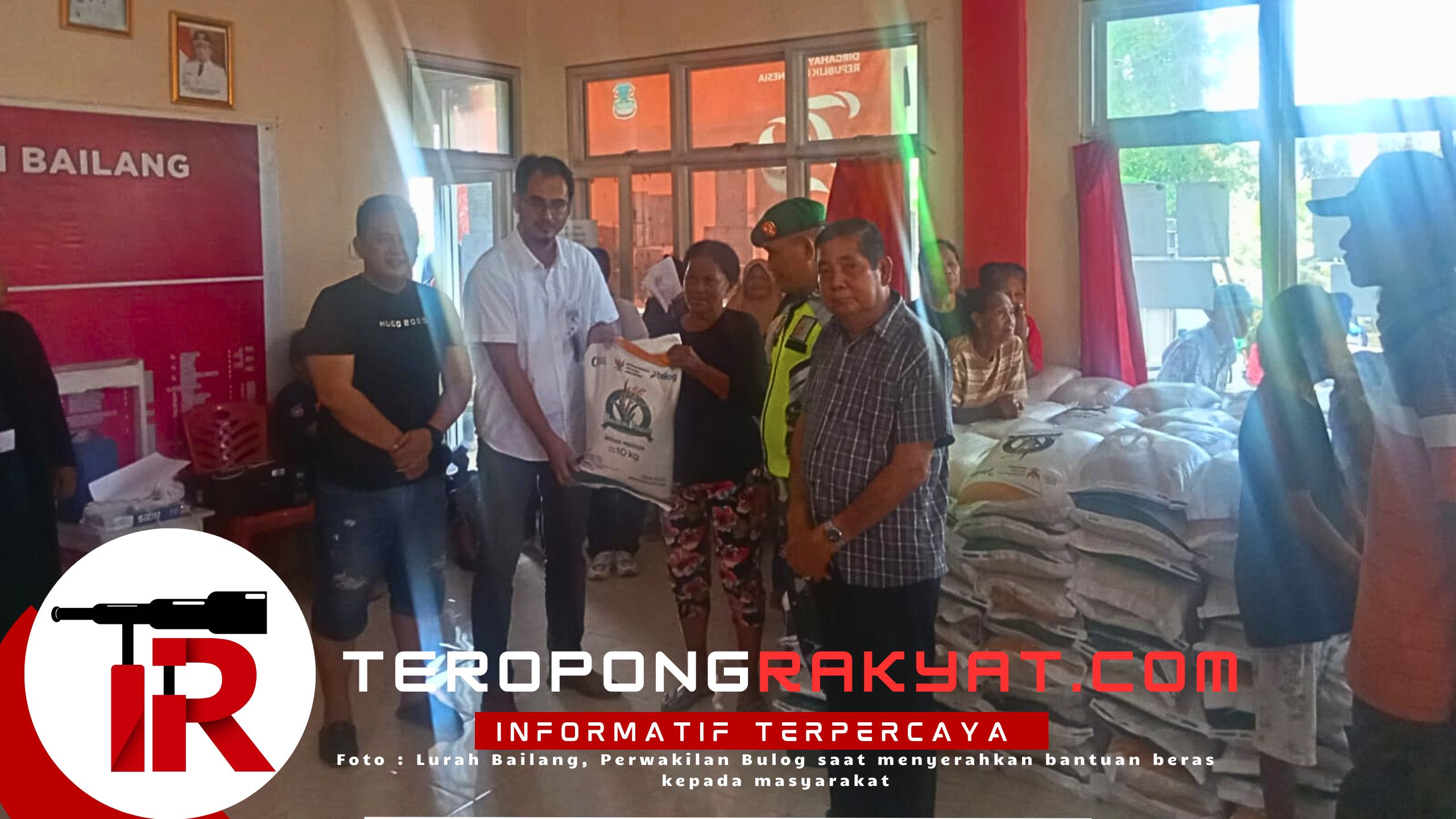 Bulog bersama Pemerintah Kelurahan Bailang Salurkan Bantuan Beras untuk 494 KK
