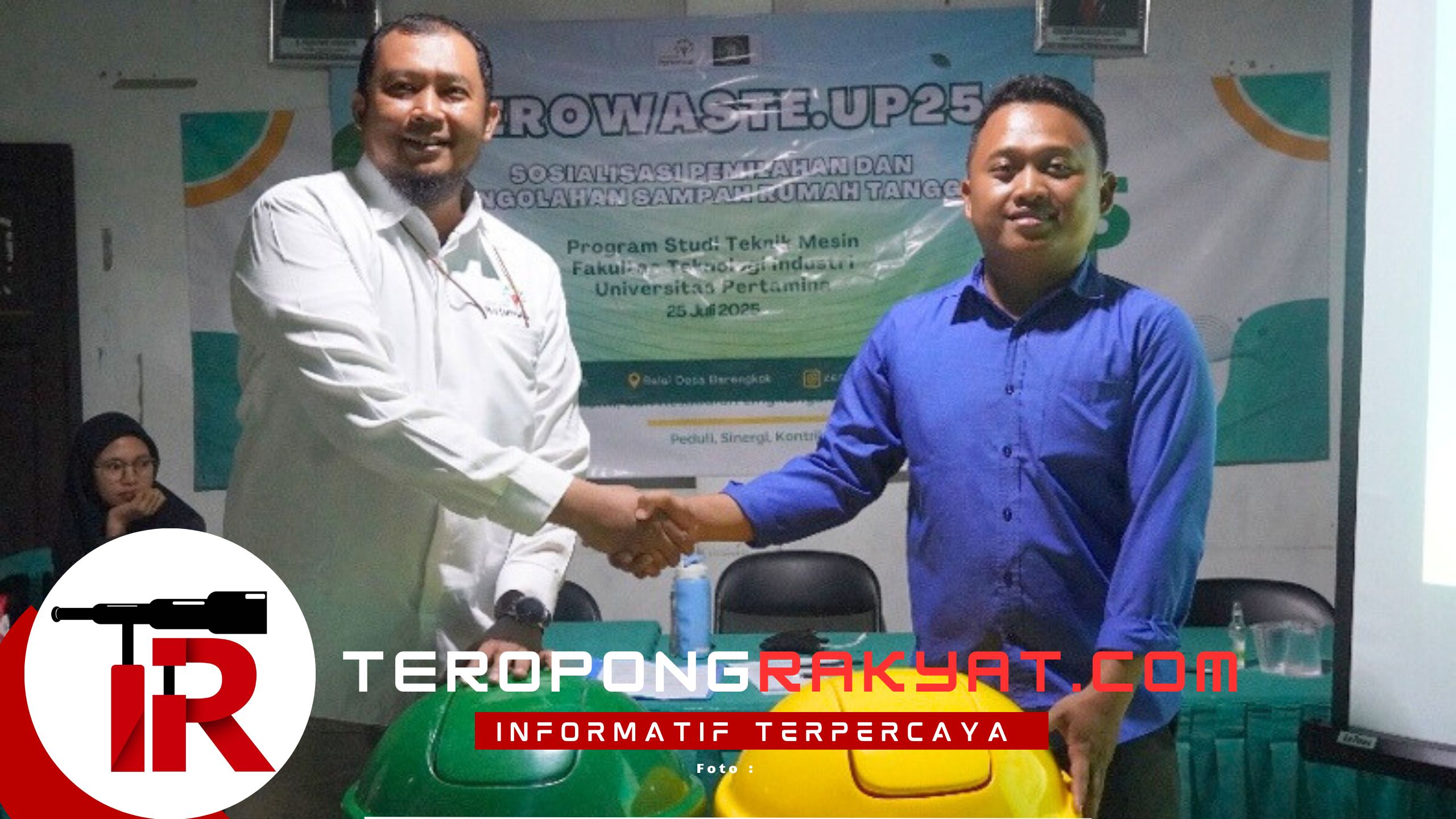 Universitas Pertamina Dorong Warga Desa Barengkok Bogor Kelola Sampah Organik dengan Komposter Putar