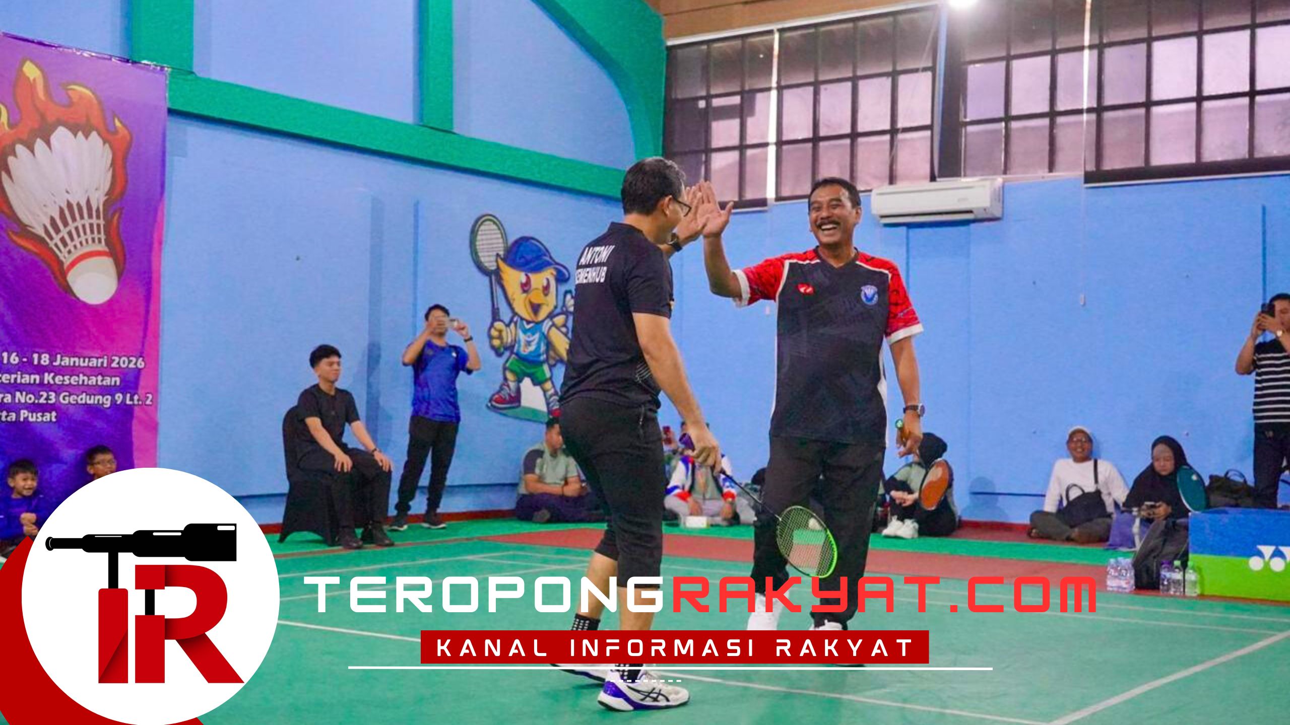 Sekjen ATR/BPN Ikuti Laga Eksibisi Pembukaan Kejuaraan Bulutangkis HUT ke-54 KORPRI