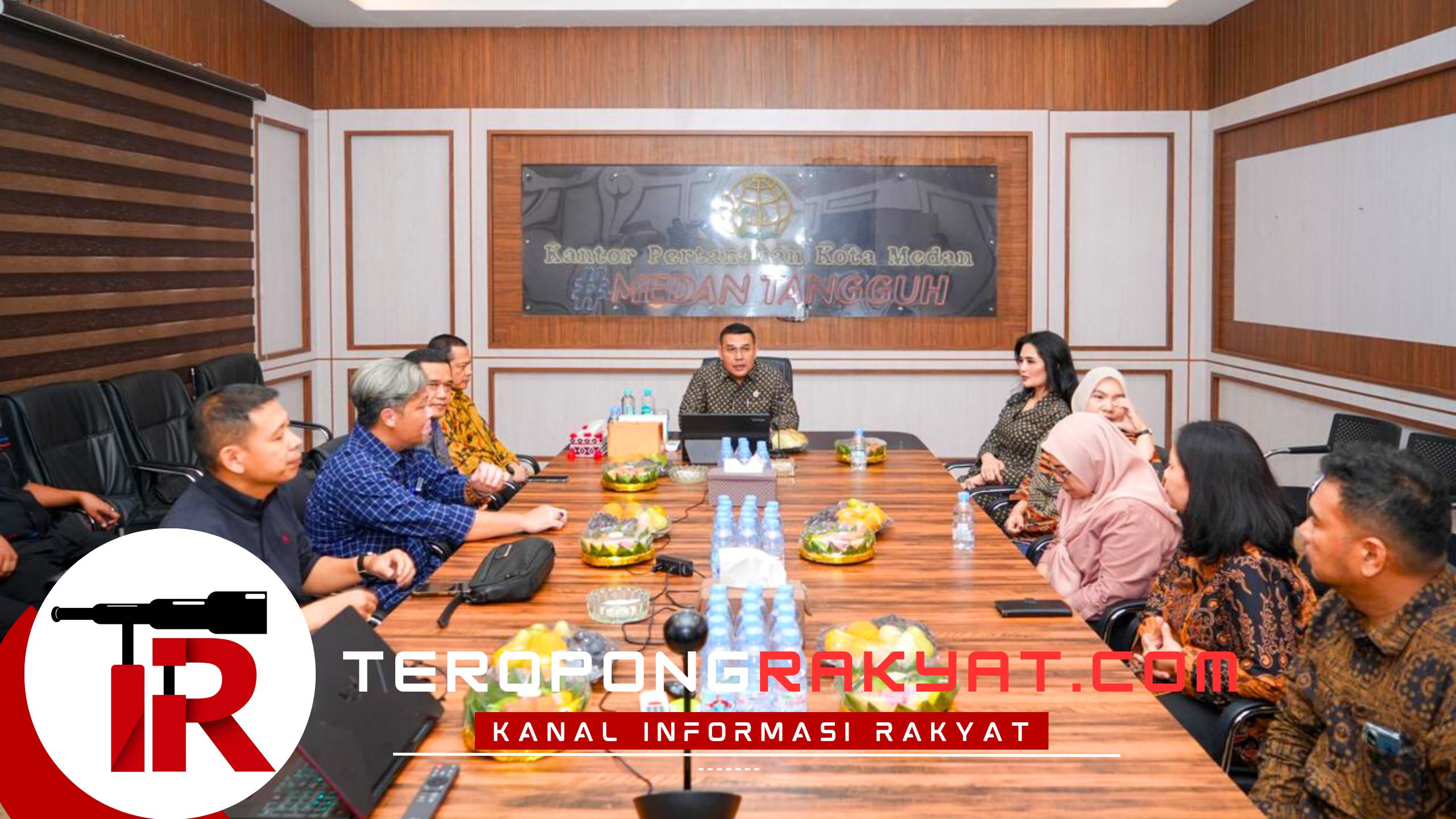 Kunjungi Dua Kantah di Sumut, Wamen Ossy Monitoring Kesiapan WBBM hingga Serahkan Sertipikat kepada Masyarakat